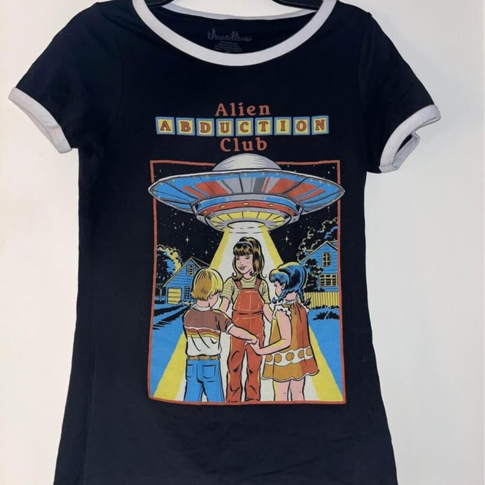 Alien Abduction Club Graphic Tee, Junior’s Medium